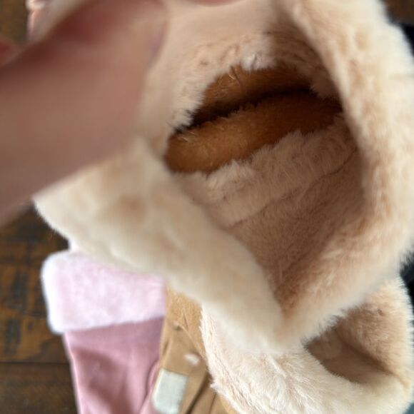 Set of 5 Plush Touchscreen Winter Gloves - Warm Faux Suede & Faux Fur Bundle - Picture 10 of 11